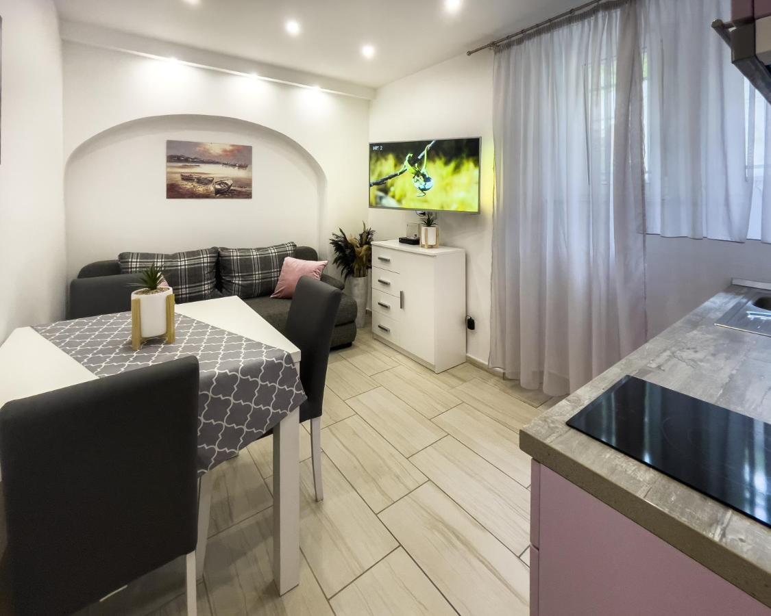 Pink Apartament *